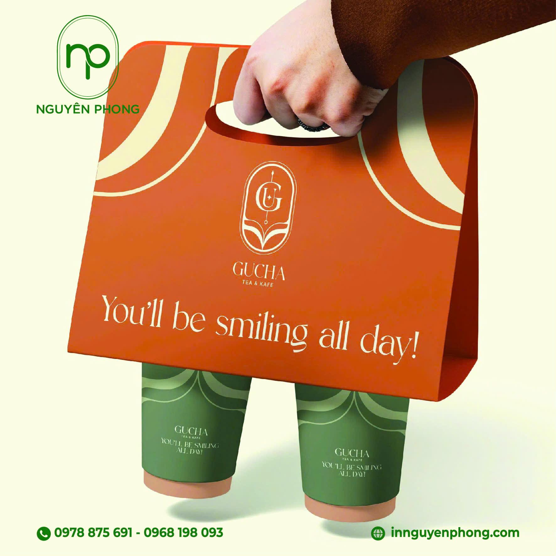 Kỹ thuật cán màng giúp túi giấy bền bỉ, chắc chắn hơn